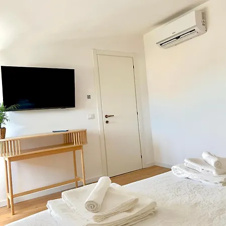 La Mansarda Sul Mare Apartment *